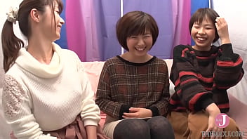 Haruna's first-time lesbian encounter with best friends: Passionate kissing, cunnilingus, and pussy play